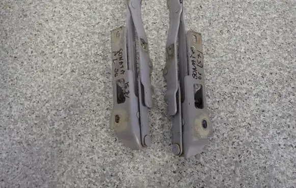 Hyundai Sonata Tailgate/trunk/boot hinge
