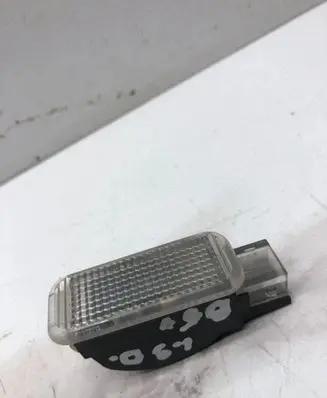 Volkswagen PASSAT B5.5 Rear door interior light 3B0947415B