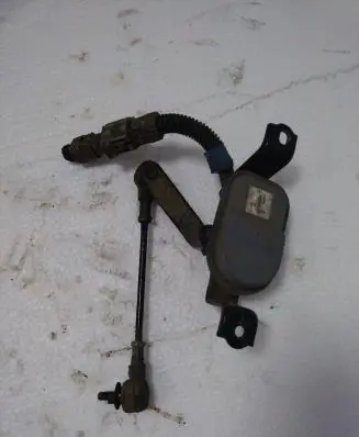 Lexus LS 430 Rear air suspension level height sensor 8940650070