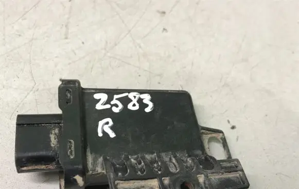 Toyota RAV 4 (XA30) Sensor 8999130040 48411010610