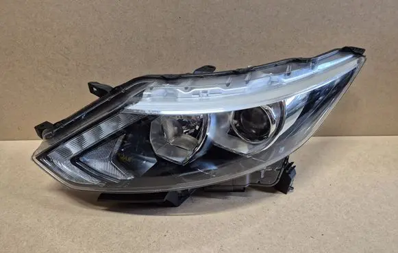 Nissan Qashqai Headlight/headlamp 10018013