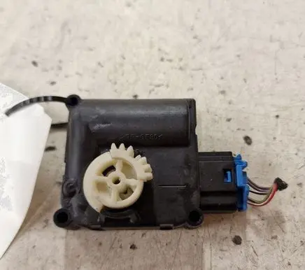 Audi A6 S6 C6 4F Air flap motor/actuator 0132801359