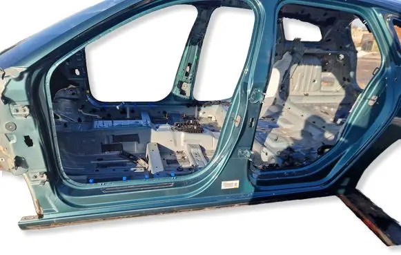 Peugeot 308 Front sill (body part) 
