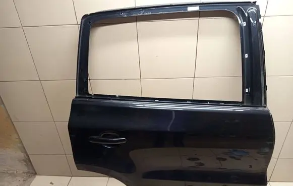 Volkswagen Tiguan Rear door 