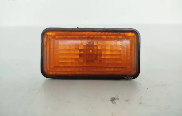 Volkswagen Golf III Front fender indicator light AF2858040