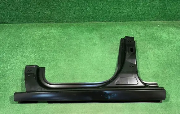 Peugeot 308 Sill 1611501980