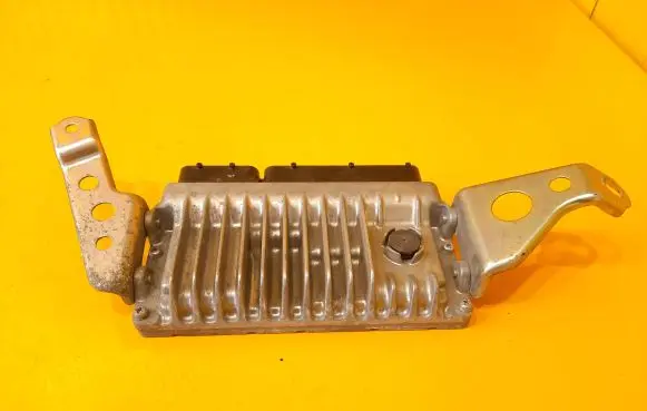 Toyota Yaris Engine control unit/module 896610DF30