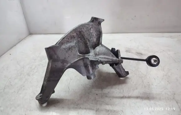 Audi A4 S4 B9 Engine mounting bracket 4M0199307