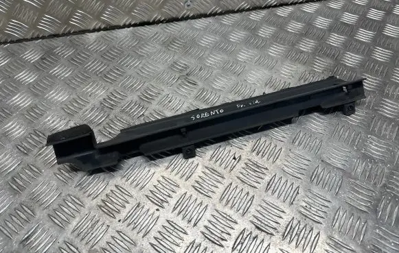 KIA Sorento Intercooler air guide/duct channel