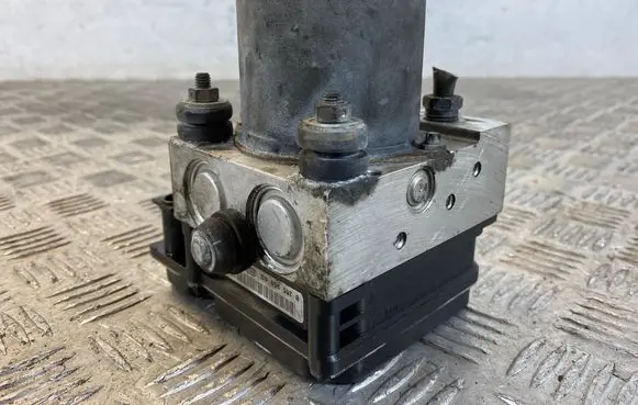Toyota Corolla Verso E121 ABS Pump 445400F020 0265234222 06042052571