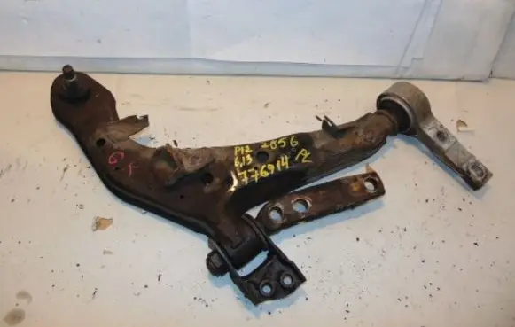 Nissan Primera Front lower control arm/wishbone 54501AV605