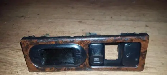 Mazda 323 Windscreen/window heater switch
