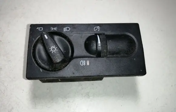 Volkswagen Golf III Light switch 1H6941531AF