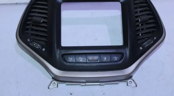 Jeep Cherokee Radio/GPS head unit trim P68143781AB 041581A 3487013105