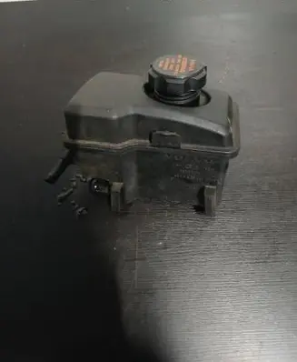 Volvo XC90 Power steering fluid tank/reservoir 8671269