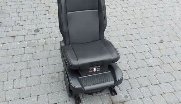 Volkswagen Touran III Front passenger seat 