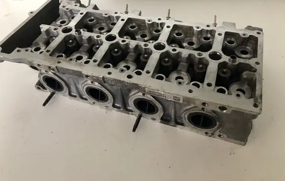 BMW 5 F10 F11 Engine head 7810465