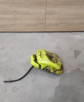 Mercedes-Benz E C207 W207 Front brake caliper