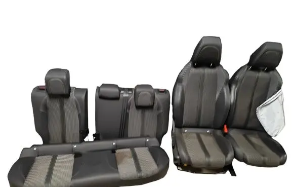 Peugeot 208 II Seat set 