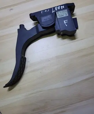 Seat Leon (1M) Accelerator throttle pedal 1J1721503K 0281002342