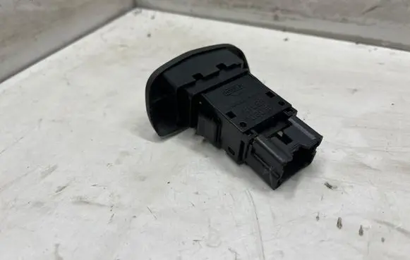 Nissan Almera N16 Hazard light switch NILES06016