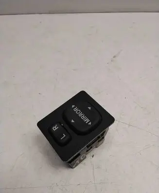 Wing mirror switch