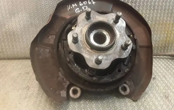 Rear wheel hub