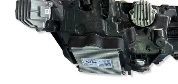 Skoda Octavia Mk4 Headlight/headlamp 5E4941015A LE18A6419