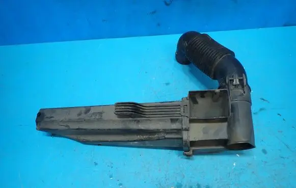 Citroen C3 Intake resonator 9670851680