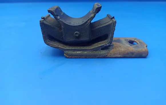 Lexus LS 430 Radiator mount bracket LS430
