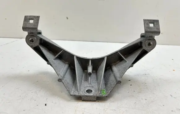 Gearbox mounting bracket