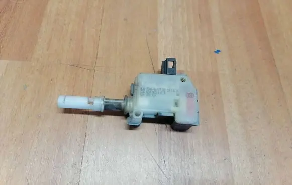 Audi A6 Allroad C5 Tailgate boot lock/latch motor 4B9962115B 754646