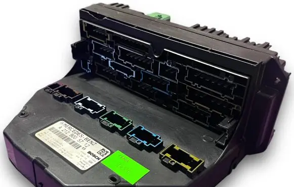 Mercedes-Benz E W212 Central body control module S1484 A2129005712