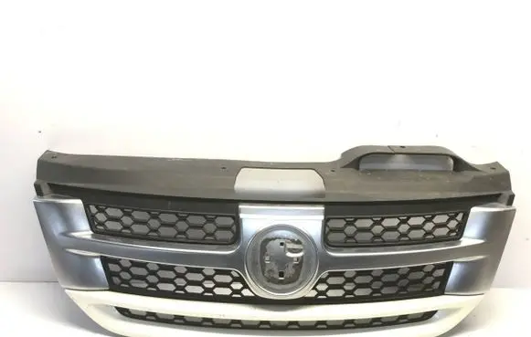 Fiat Freemont Front bumper upper radiator grill 55000802AA 42848 MD534