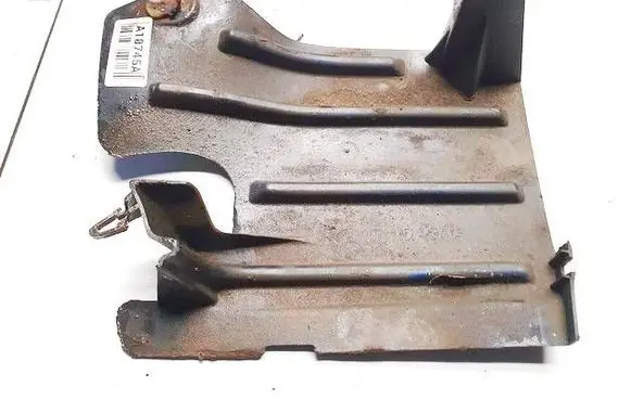 Ford Focus C-MAX Engine splash shield/under tray 3m5111779af 3m51-11779-af