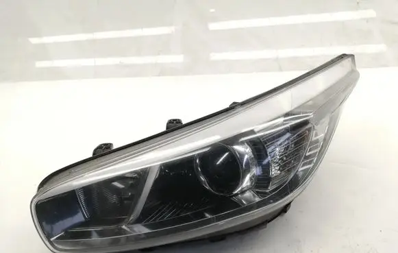 KIA Ceed Headlight/headlamp 92101A2010