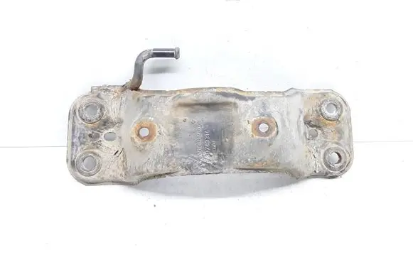 Volvo XC70 Muffler mount bracket/holder 30783314