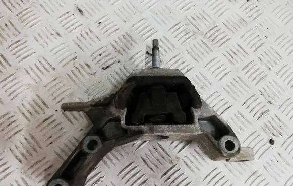 Alfa Romeo Mito Engine mounting bracket