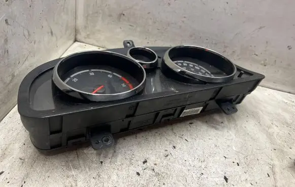 Opel Antara Speedometer (instrument cluster) 96673664