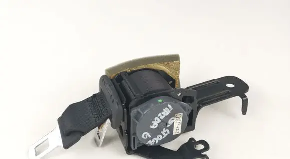 Middle seatbelt (rear)