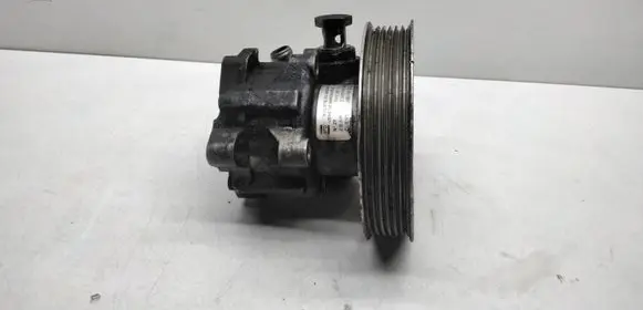 Audi A6 S6 C5 4B Power steering pump 4B0145153