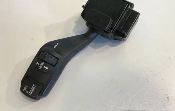 Ford Focus Indicator stalk 4M5T13335BD