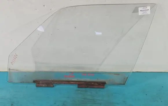 Peugeot 305 Front door window glass four-door IMPRK1393626