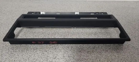 BMW 5 E39 Radio/GPS head unit trim 8247302