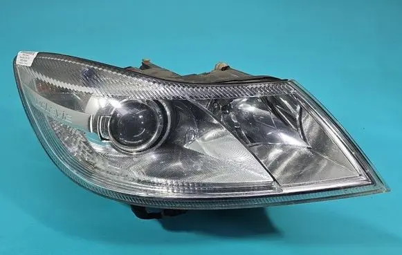 Skoda Octavia Mk2 (1Z) Headlight/headlamp 1Z1941016G IMPRK1526853
