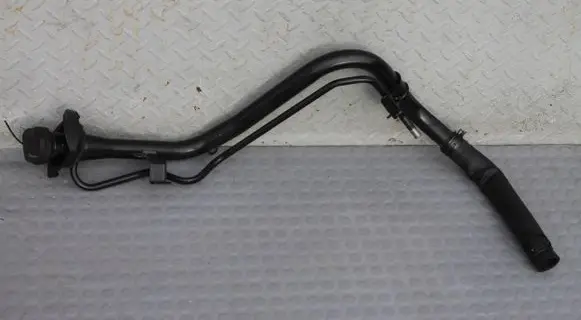 Honda CR-V Fuel tank filler neck pipe 