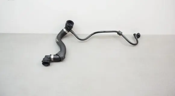 Mercedes-Benz GLC X253 C253 Engine coolant pipe/hose A2535012600