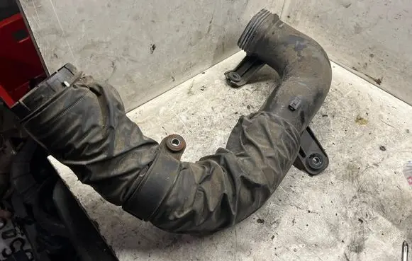 Hyundai Santa Fe Air intake hose/pipe 282122B100