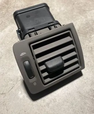 Volvo V50 Dashboard side air vent grill/cover trim Y01103 110904G2