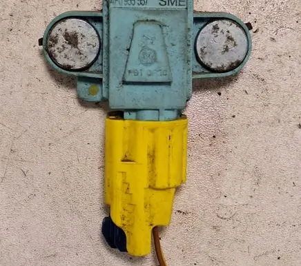 Audi A4 S4 B8 8K Airbag deployment crash/impact sensor 4F0955557